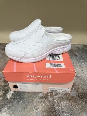 Easy Spirit White Slip-On Mule Clogs